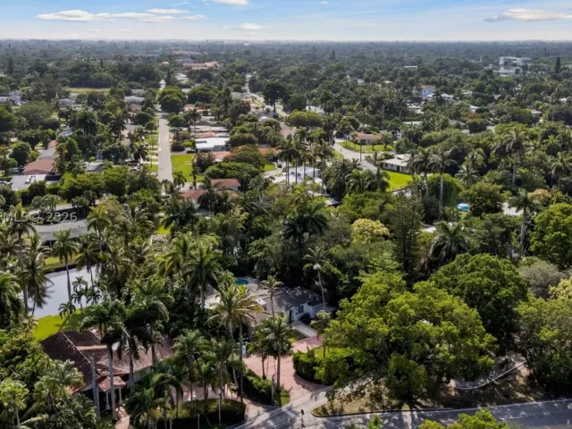 3-bedroom home for sale in Biscayne Park - 11400 Griffing Blvd - MondialRealty