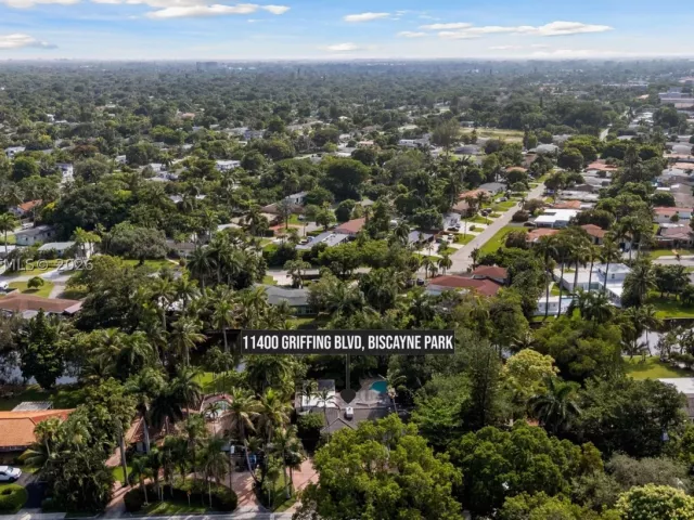 3-bedroom home for sale in Biscayne Park - 11400 Griffing Blvd - MondialRealty