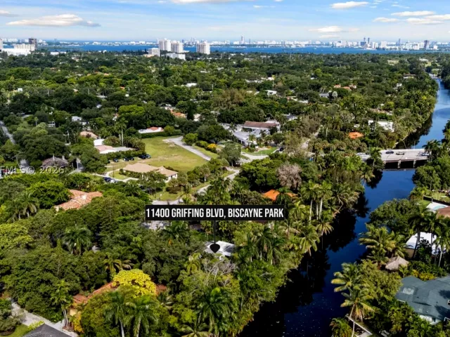 3-bedroom home for sale in Biscayne Park - 11400 Griffing Blvd - MondialRealty