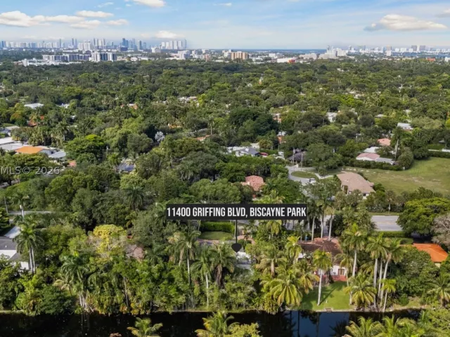 3-bedroom home for sale in Biscayne Park - 11400 Griffing Blvd - MondialRealty