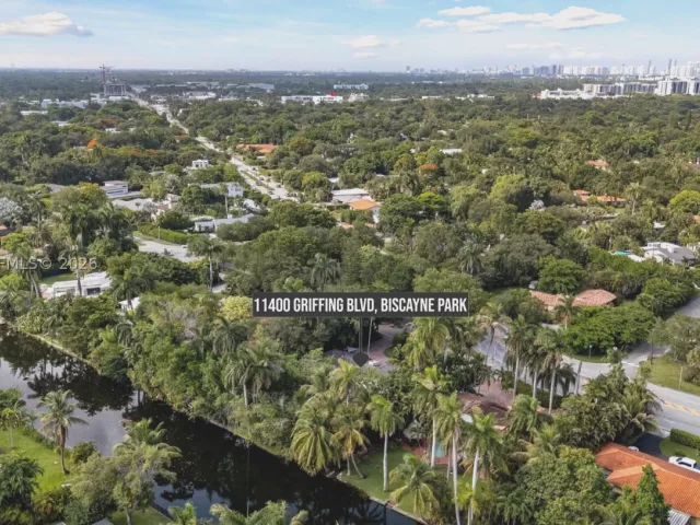 3-bedroom home for sale in Biscayne Park - 11400 Griffing Blvd - MondialRealty