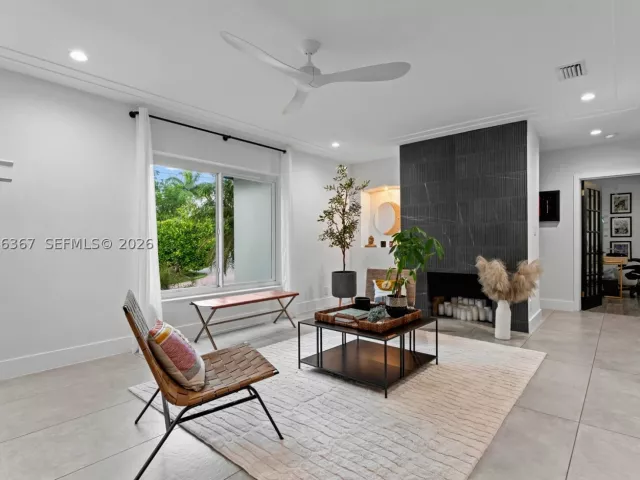 3-bedroom home for sale in Biscayne Park - 11400 Griffing Blvd - MondialRealty