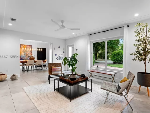 3-bedroom home for sale in Biscayne Park - 11400 Griffing Blvd - MondialRealty