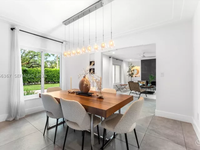 3-bedroom home for sale in Biscayne Park - 11400 Griffing Blvd - MondialRealty
