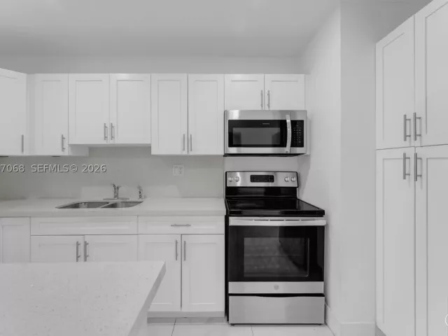 4-bedroom home for sale in Miami - 8246 SW 147th Ct - MondialRealty