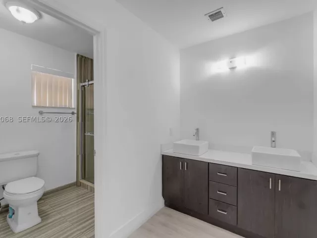 4-bedroom home for sale in Miami - 8246 SW 147th Ct - MondialRealty