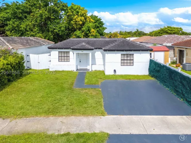 4-bedroom home for sale in Miami - 8246 SW 147th Ct - MondialRealty