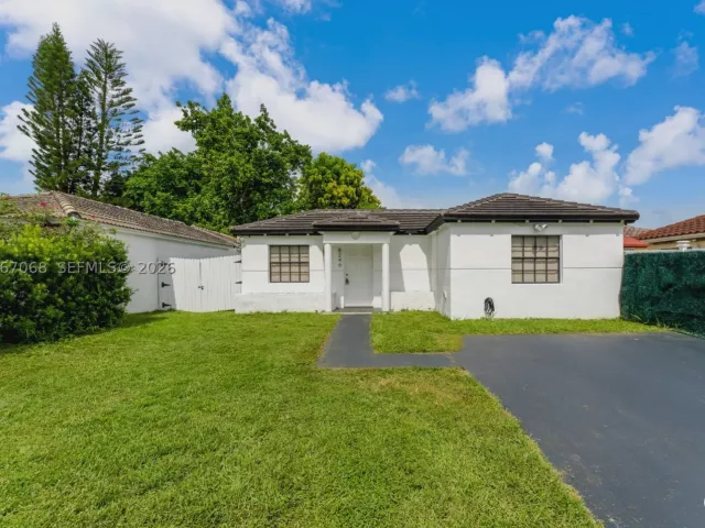 4-bedroom home for sale in Miami - 8246 SW 147th Ct - MondialRealty