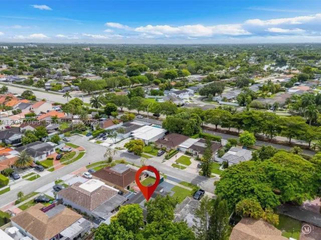 4-bedroom home for sale in Miami - 8246 SW 147th Ct - MondialRealty