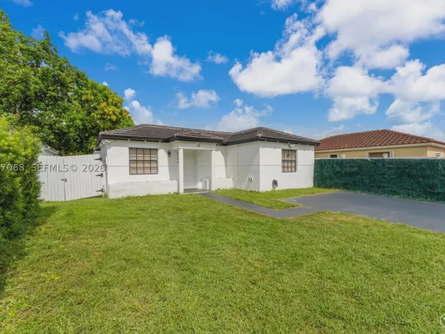 4-bedroom home for sale in Miami - 8246 SW 147th Ct - MondialRealty
