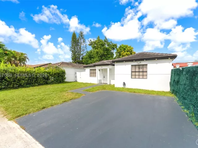 4-bedroom home for sale in Miami - 8246 SW 147th Ct - MondialRealty