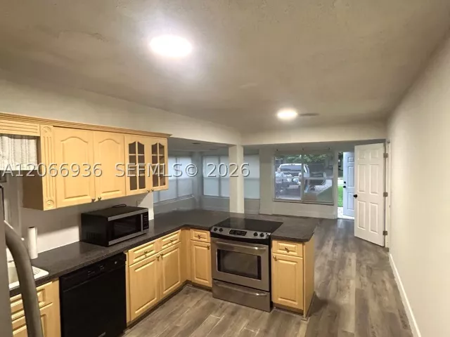 3-bedroom home for rent in North Miami Beach - 1482 NE 175th St NA - MondialRealty