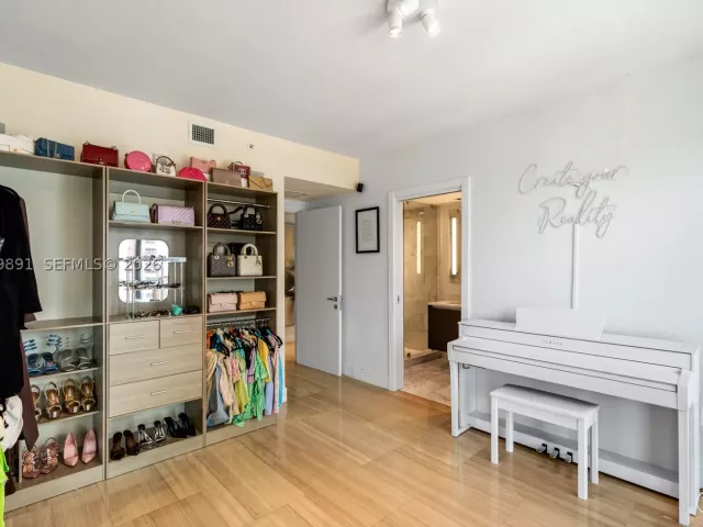 2-bedroom condo for sale in Miami - 1451 Brickell Ave 1103 - MondialRealty