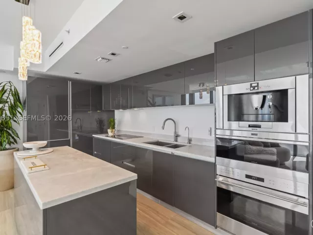 2-bedroom condo for sale in Miami - 1451 Brickell Ave 1103 - MondialRealty