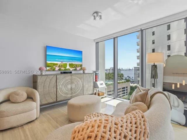 2-bedroom condo for sale in Miami - 1451 Brickell Ave 1103 - MondialRealty