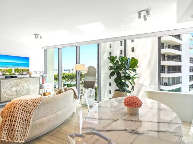 2-bedroom condo for sale in Miami - 1451 Brickell Ave 1103 - MondialRealty
