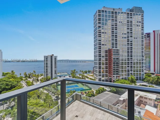 2-bedroom condo for sale in Miami - 1451 Brickell Ave 1103 - MondialRealty