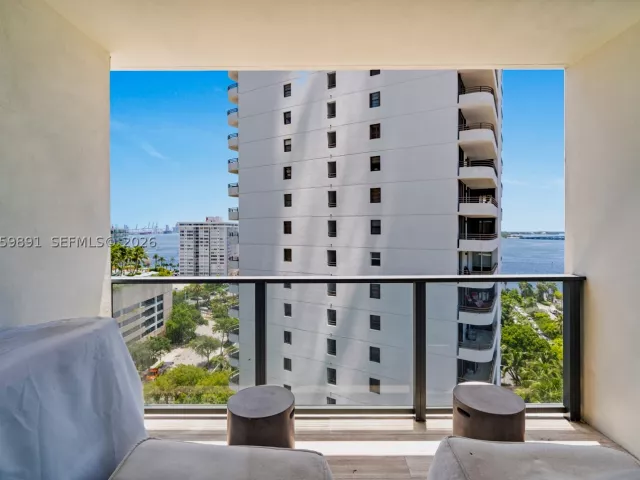 2-bedroom condo for sale in Miami - 1451 Brickell Ave 1103 - MondialRealty