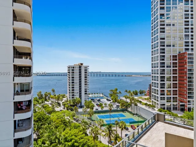 2-bedroom condo for sale in Miami - 1451 Brickell Ave 1103 - MondialRealty