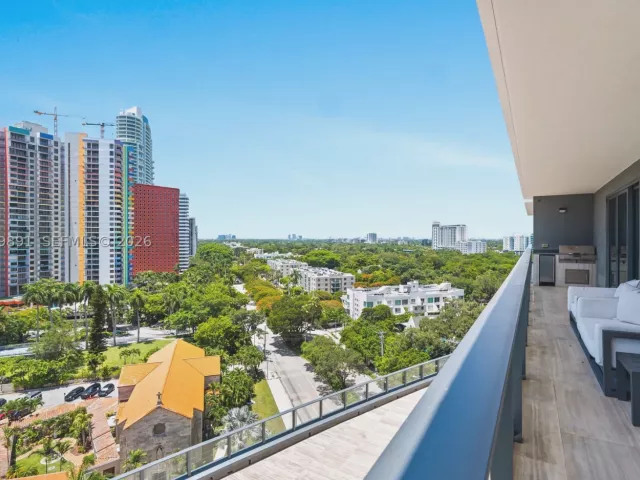 2-bedroom condo for sale in Miami - 1451 Brickell Ave 1103 - MondialRealty