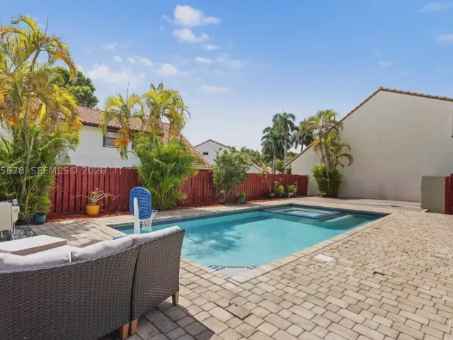 3-bedroom home for sale in Cooper City - 2905 Albatross Dr - MondialRealty
