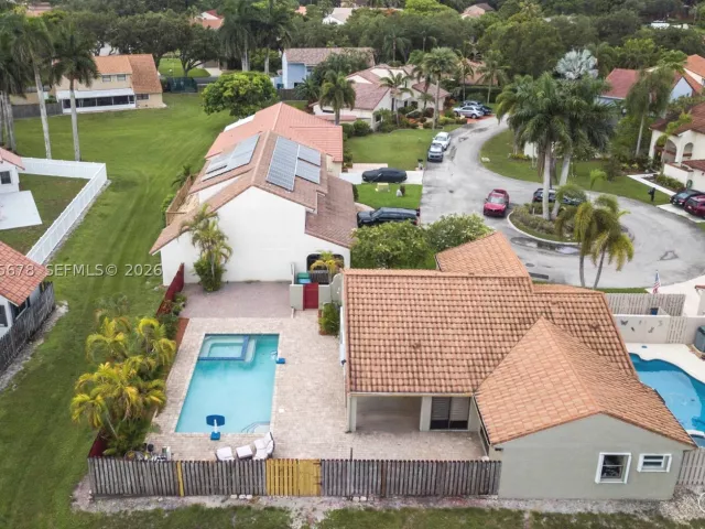 3-bedroom home for sale in Cooper City - 2905 Albatross Dr - MondialRealty