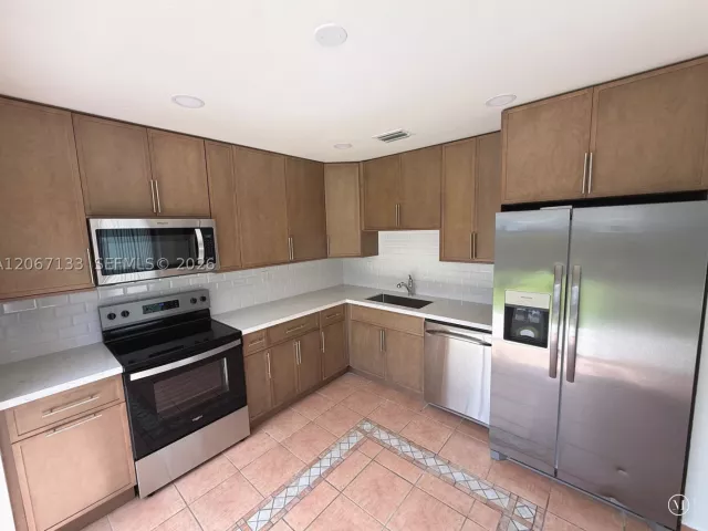 4-bedroom home for rent in Miami - 11759 SW 117th Pl - MondialRealty