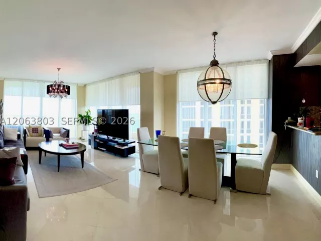 4-bedroom condo for sale in Sunny Isles Beach - 17875 Collins Ave 3206 - MondialRealty
