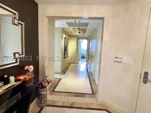 4-bedroom condo for sale in Sunny Isles Beach - 17875 Collins Ave 3206 - MondialRealty