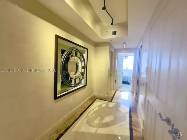 4-bedroom condo for sale in Sunny Isles Beach - 17875 Collins Ave 3206 - MondialRealty