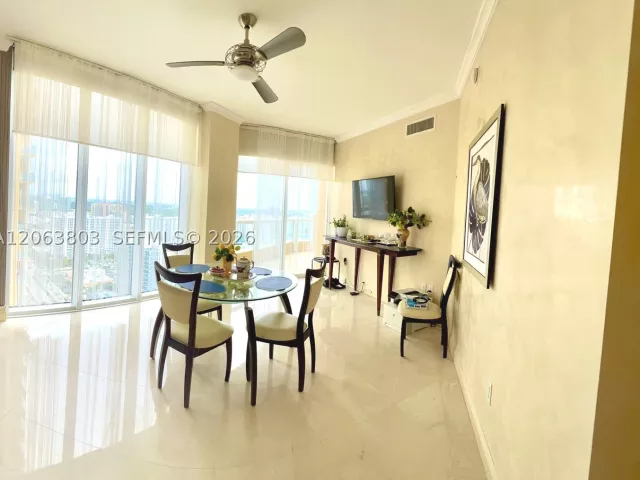 4-bedroom condo for sale in Sunny Isles Beach - 17875 Collins Ave 3206 - MondialRealty