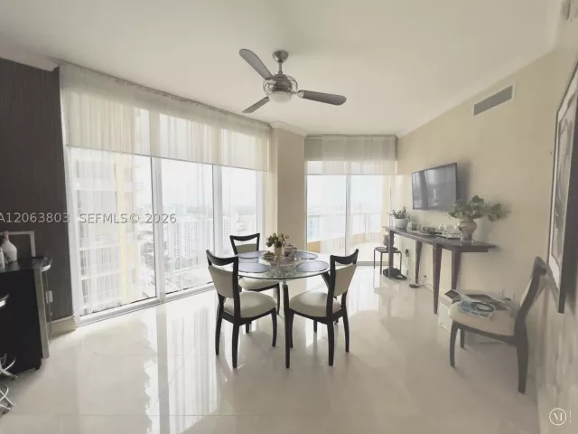 4-bedroom condo for sale in Sunny Isles Beach - 17875 Collins Ave 3206 - MondialRealty
