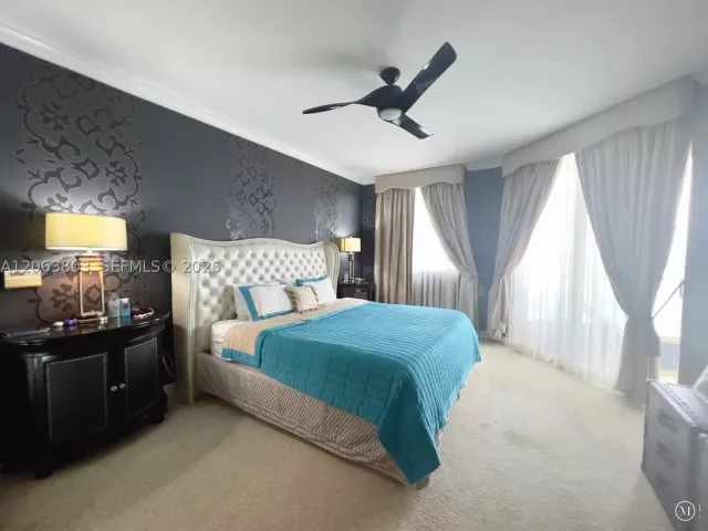 4-bedroom condo for sale in Sunny Isles Beach - 17875 Collins Ave 3206 - MondialRealty