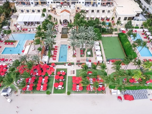 4-bedroom condo for sale in Sunny Isles Beach - 17875 Collins Ave 3206 - MondialRealty