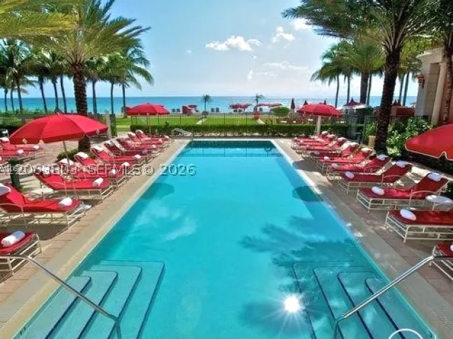 4-bedroom condo for sale in Sunny Isles Beach - 17875 Collins Ave 3206 - MondialRealty