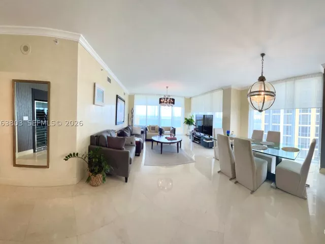 4-bedroom condo for sale in Sunny Isles Beach - 17875 Collins Ave 3206 - MondialRealty