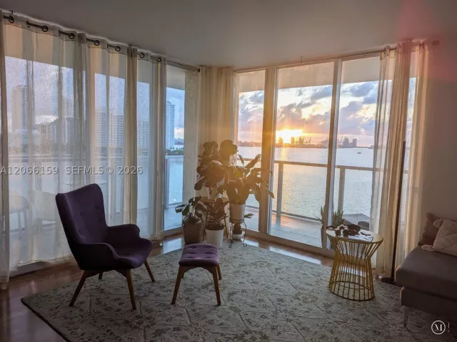 2-bedroom condo for rent in Miami - 1155 Brickell Bay Dr 910 - MondialRealty