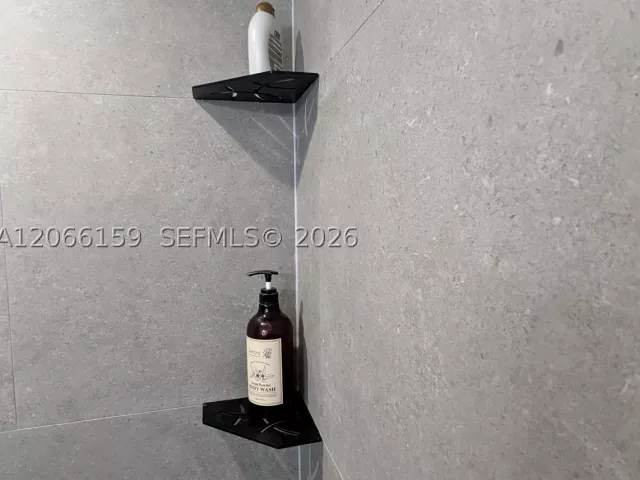 2-bedroom condo for rent in Miami - 1155 Brickell Bay Dr 910 - MondialRealty