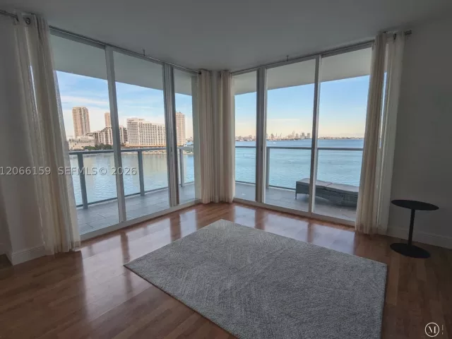 2-bedroom condo for rent in Miami - 1155 Brickell Bay Dr 910 - MondialRealty