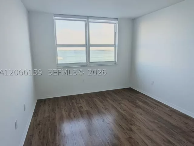 2-bedroom condo for rent in Miami - 1155 Brickell Bay Dr 910 - MondialRealty