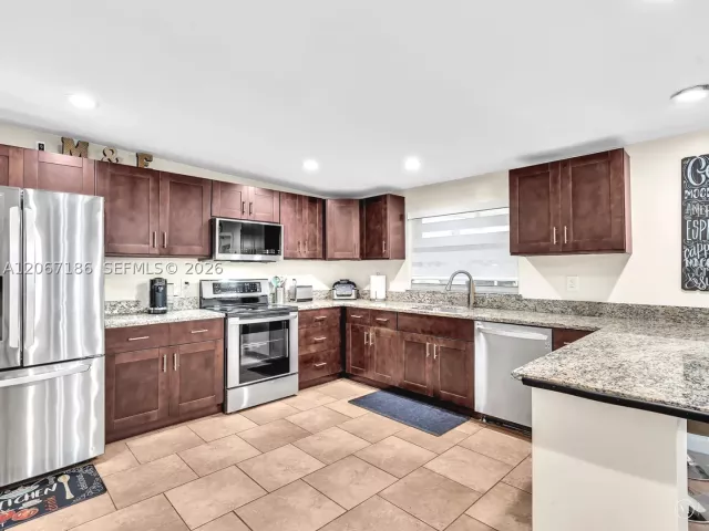 3-bedroom home for sale in Miami - 11911 SW 168th Ter - MondialRealty