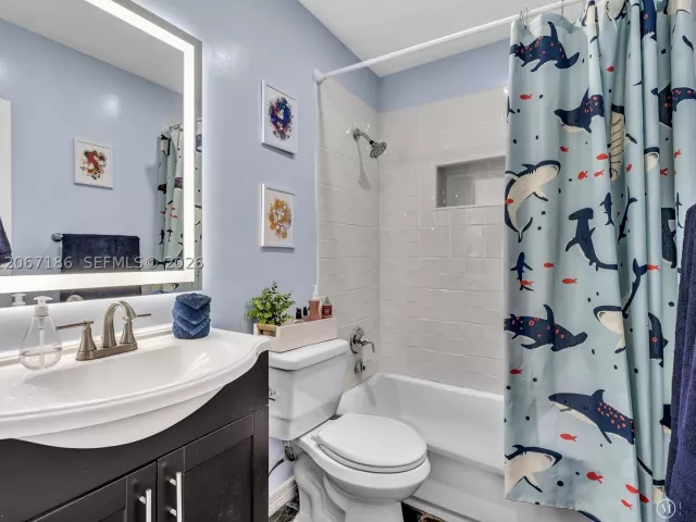 3-bedroom home for sale in Miami - 11911 SW 168th Ter - MondialRealty