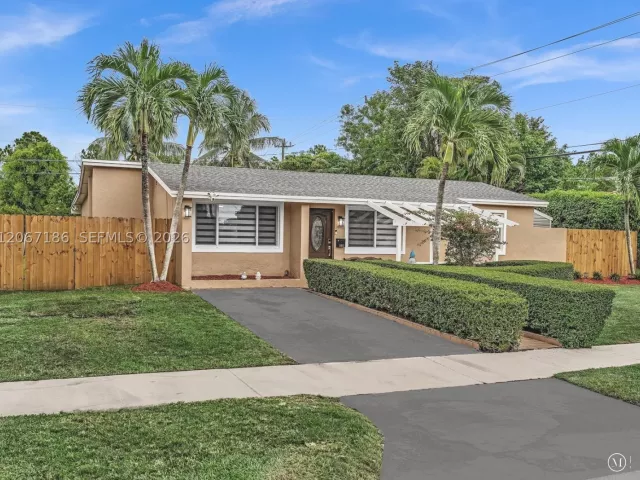 3-bedroom home for sale in Miami - 11911 SW 168th Ter - MondialRealty