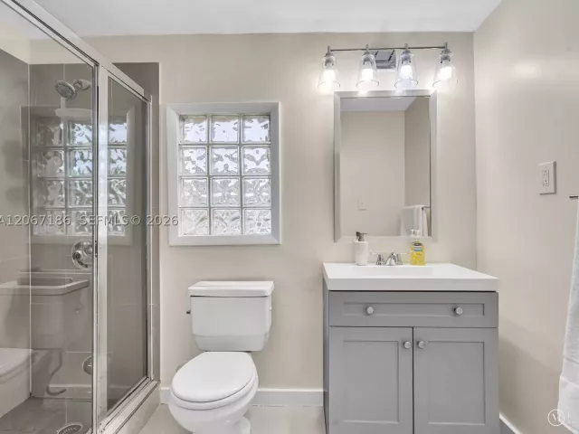 3-bedroom home for sale in Miami - 11911 SW 168th Ter - MondialRealty