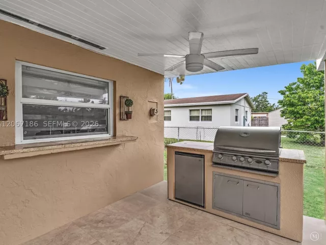 3-bedroom home for sale in Miami - 11911 SW 168th Ter - MondialRealty