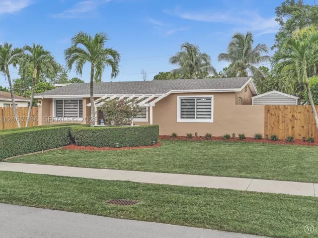3-bedroom home for sale in Miami - 11911 SW 168th Ter - MondialRealty