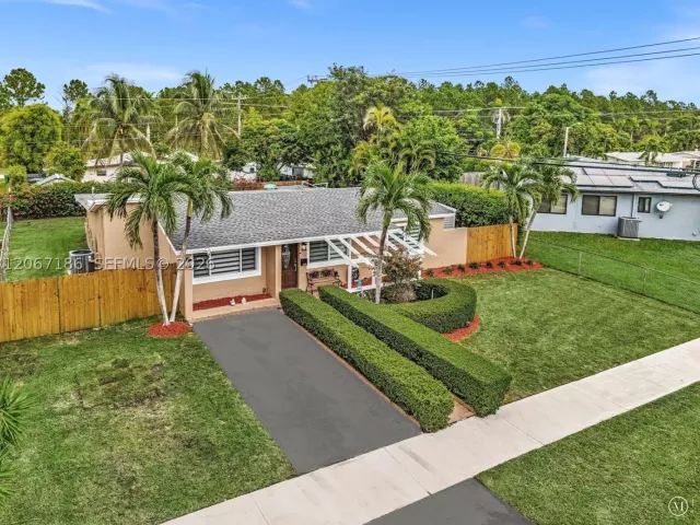 3-bedroom home for sale in Miami - 11911 SW 168th Ter - MondialRealty