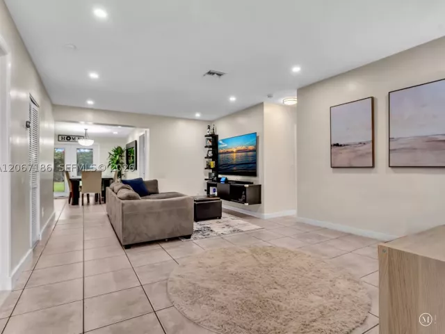 3-bedroom home for sale in Miami - 11911 SW 168th Ter - MondialRealty