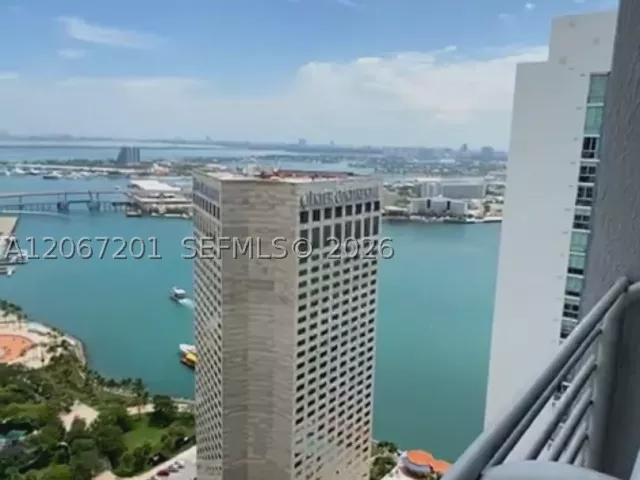 2-bedroom condo for rent in Miami - 325 S Biscayne Blvd 4214 - MondialRealty