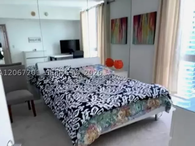 2-bedroom condo for rent in Miami - 325 S Biscayne Blvd 4214 - MondialRealty